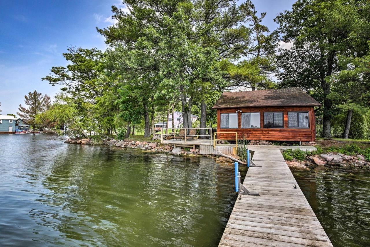 Private Island With Land Access Cabin Hammond Exterior photo